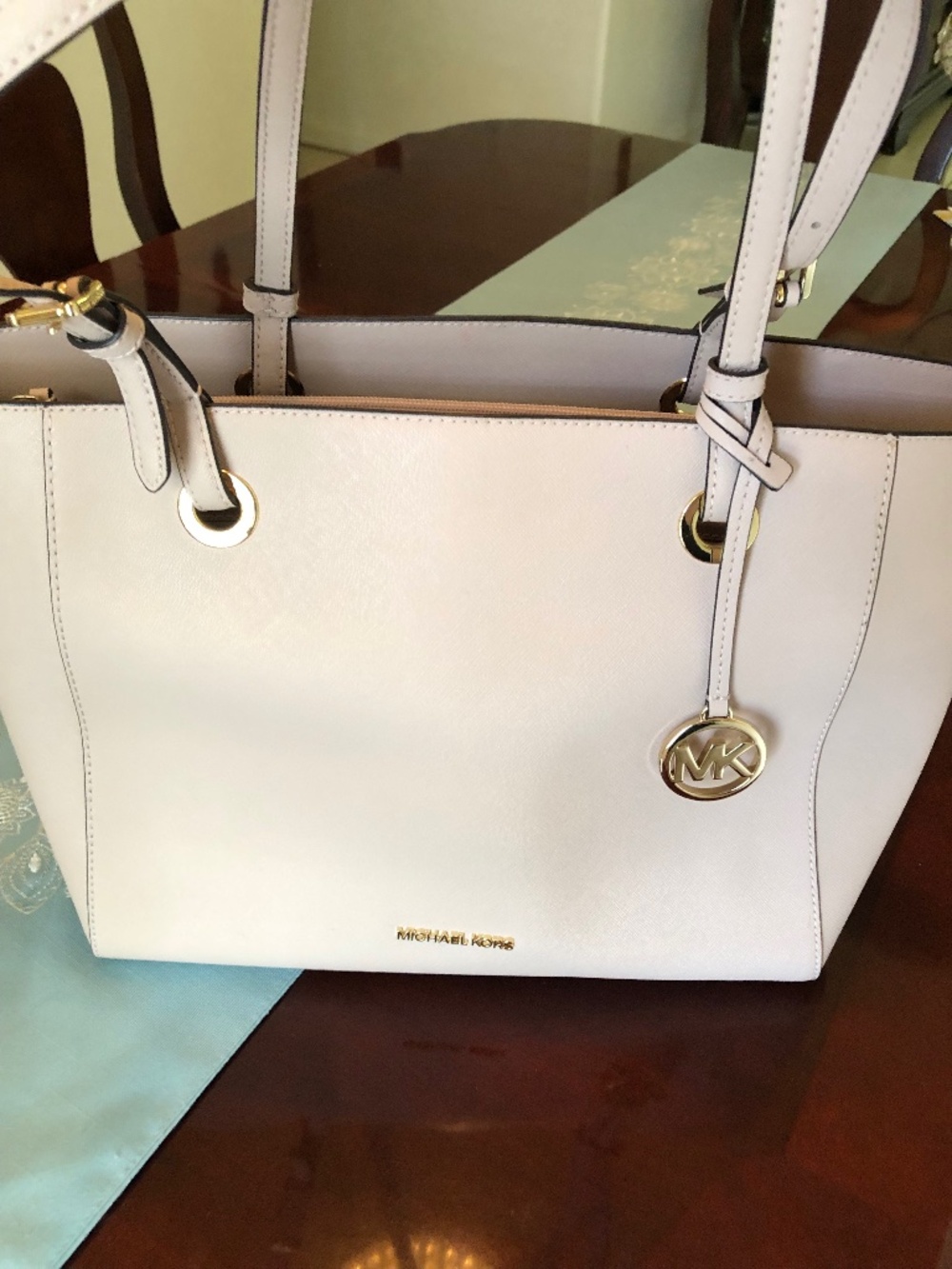 Gorgeous Michael Kors Light Pink Purse